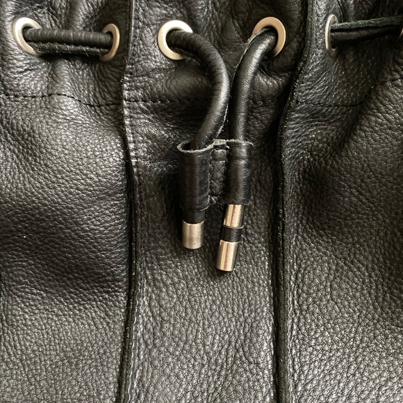 Kenneth Cole drawstring bag - Picture 8 of 16